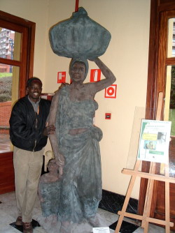 Madre África y el escultor Bukari
